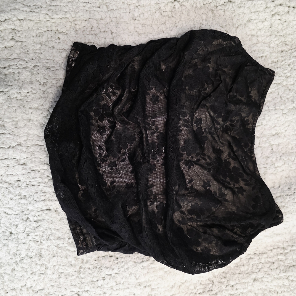Elegant Black Floral Lace Bandeau